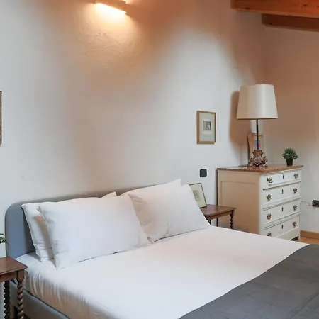 The Artist's Nest - By My In